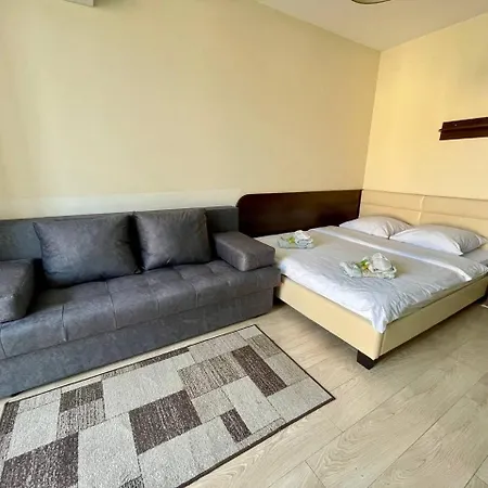 Hotelroom 32 Daire Ujgorod